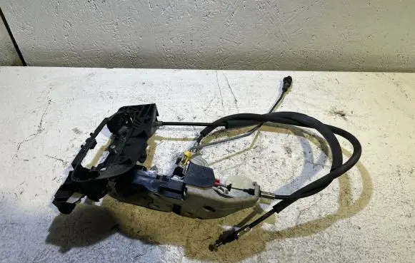 Dodge Challenger Front door lock 68066174AG 64004 761000AE