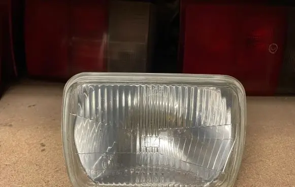 Ford Fiesta Headlight/headlamp 1305620281 0301019102