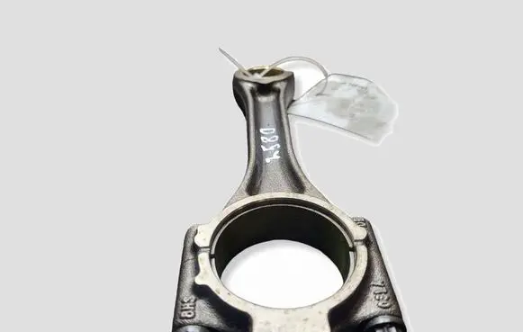 Volkswagen Golf VI Connecting rod/conrod