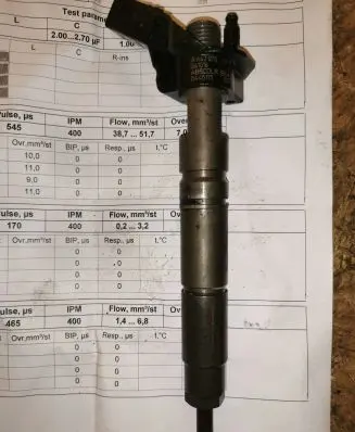Mercedes-Benz C W203 Fuel injector A6420700587 0445115027 061016
