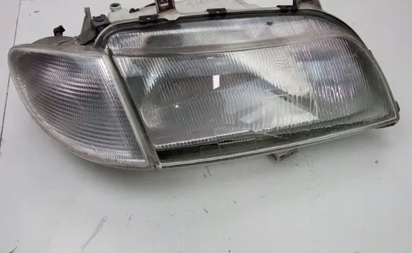 Volkswagen Sharan Headlight/headlamp 0301048302