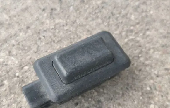 Jeep Grand Cherokee (WJ) Tailgate/boot open switch button 56042450AB