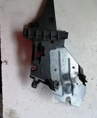 Rear door exterior handle/bracket