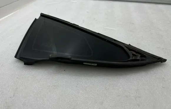 Tesla Model S Rear side window 43R008010 A006451