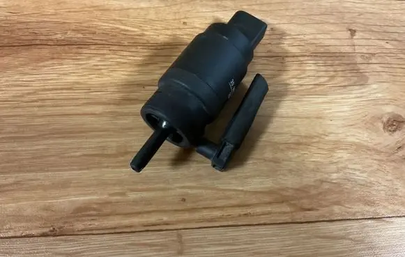 Mercedes-Benz C W203 Windscreen/windshield washer pump 3090179