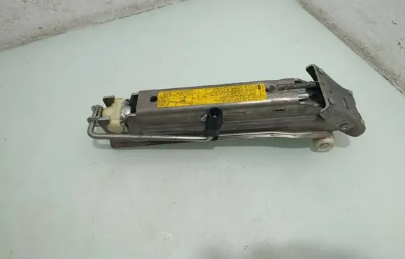 Audi A6 S6 C6 4F Lift Jack 4F0011031