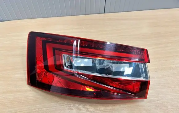 Skoda Superb B8 (3V) Rear/tail lights 3V5945207 3V5945207A 3V5945711