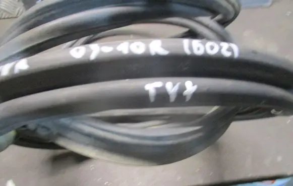 Toyota Sienna XL20 II Rubber seal rear door 