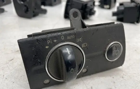Mercedes-Benz E W211 Light switch 2115450104