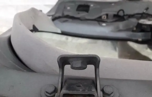 Fiat Stilo Tailgate/trunk/boot hinge