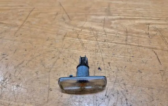 Dodge Nitro Front fender indicator light 1090001
