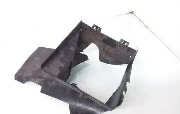 Volkswagen PASSAT B5.5 Intercooler air channel guide 3B0121467C