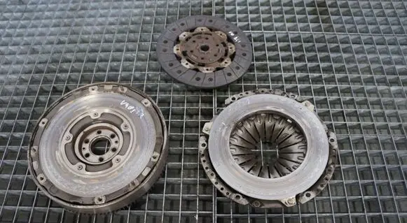 Volvo V40 Cross country Flywheel AV61-6477-CF