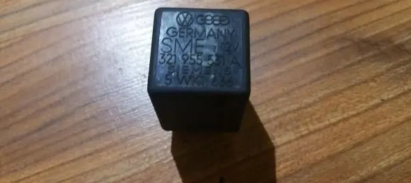 Volkswagen Transporter - Caravelle T4 Other relay 321955531a 5wk1636