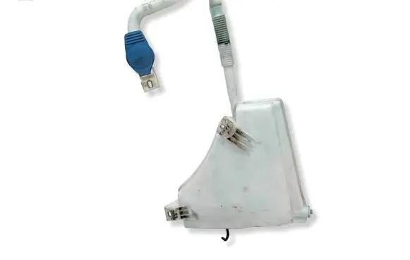 Volkswagen Touareg II Windshield washer fluid reservoir/tank 7P0955453A