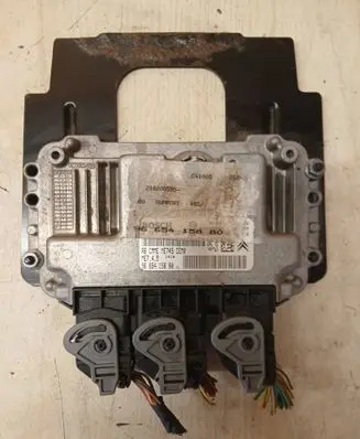 Citroen C4 I Engine control unit/module 9665415880