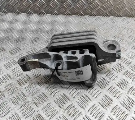 Ford Kuga III Engine mount bracket LX637M121DA