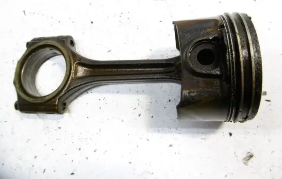 Saab 9-5 Piston 