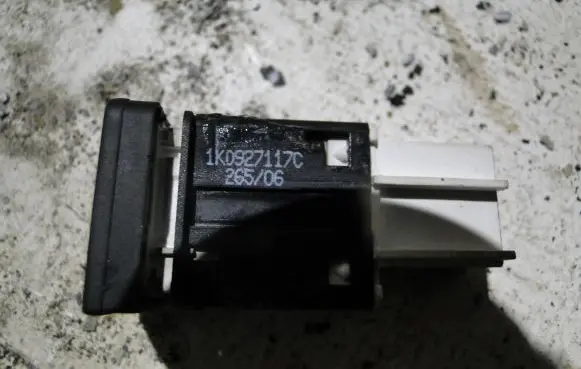 Volkswagen Golf V ESP (stability program) switch 1K0927117C