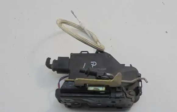 Audi A6 Allroad C5 Front door lock 4B1837015B