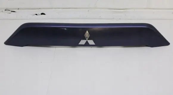 Mitsubishi Outlander Trunk door license plate light bar 