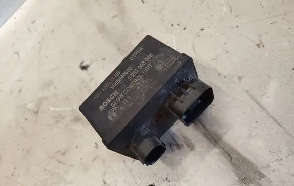 Jaguar XF Glow plug pre-heat relay 9665940680