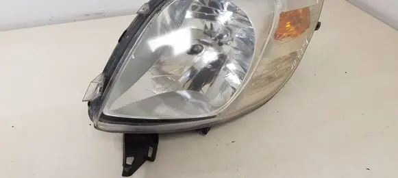 Toyota Yaris Headlight/headlamp 811100D120