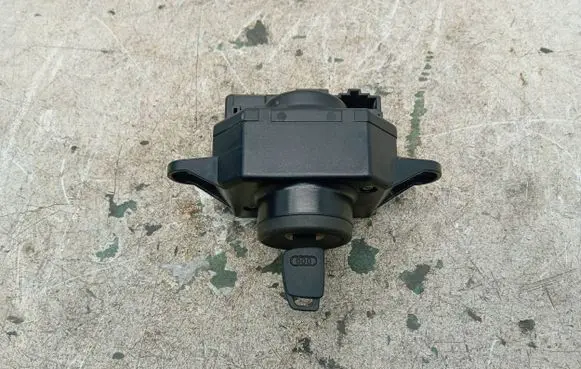 Audi A6 S6 C6 4F Ignition lock 4F0909131 4F0910131 33301101
