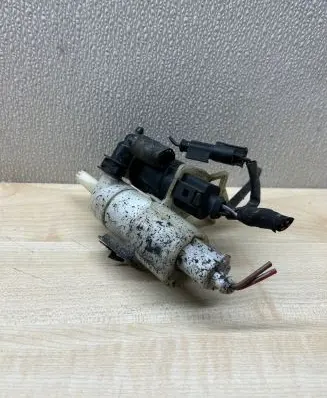 Mercedes-Benz E W211 Windscreen/windshield washer pump A0335450228