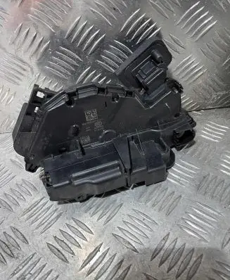 Skoda Yeti (5L) Front door lock 5TB