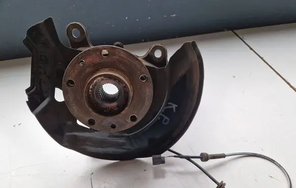 Front wheel hub