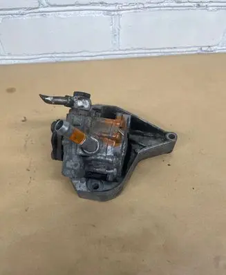 BMW 3 E90 E91 Power steering pump 91128