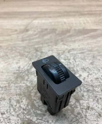 Toyota Corolla E120 E130 Headlight level height control switch 8415202021 37139