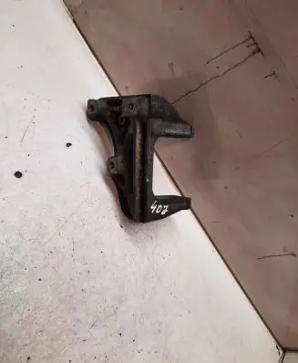 Peugeot 407 Engine mounting bracket 9648276180