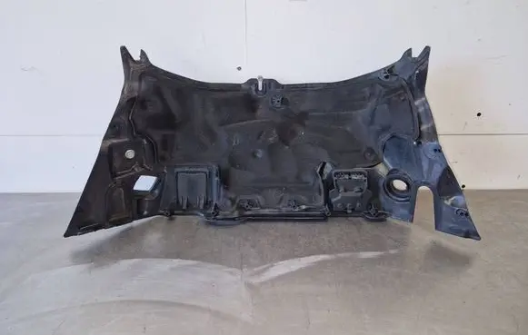 Mercedes-Benz C W205 Other engine bay part A2056200240