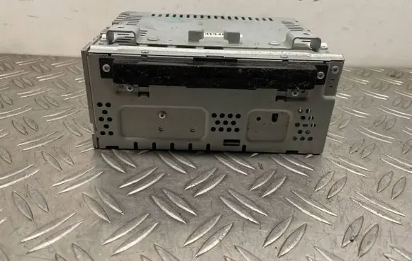 Ford Escape III Radio/CD/DVD/GPS head unit GJ5T19C107BD