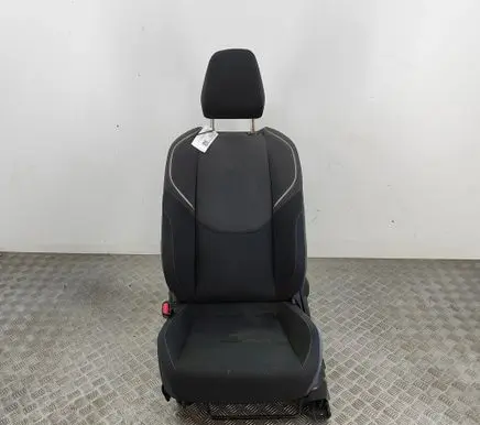 Toyota Prius (XV60) Front driver seat 7202047350
