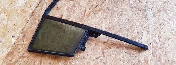 KIA Sportage Rear vent window glass 