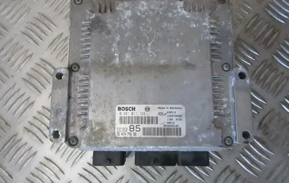 Peugeot 807 Engine control unit/module 0281011133 9647474680