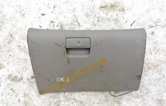 KIA Carnival Glove box