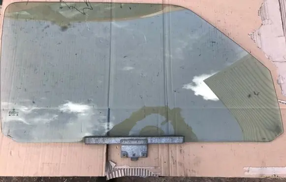 Volkswagen Golf II Front door window/glass (coupe) 