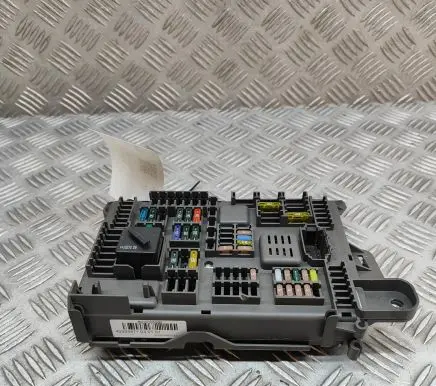 BMW X5 E70 Fuse module 6931687