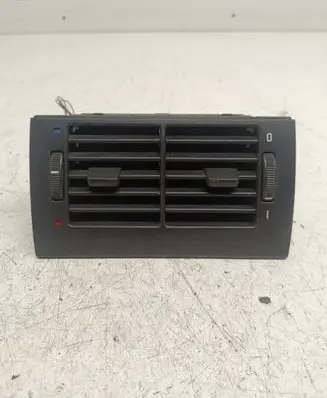 BMW 5 E39 Rear air vent grill 8376150