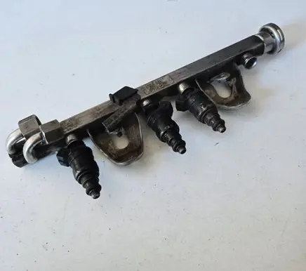 Volkswagen Polo III 6N 6N2 6NF Fuel main line pipe 039133317C