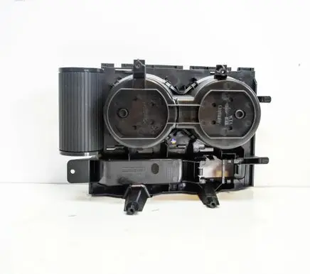 Volkswagen PASSAT B8 Cup holder 