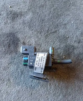 BMW 5 F10 F11 Turbo solenoid valve 70231800 12T145 7810831