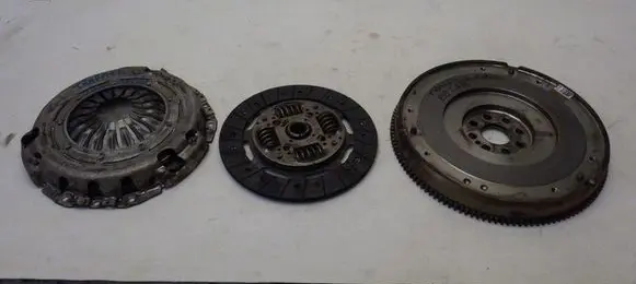 Opel Vivaro Clutch set kit 8200900112