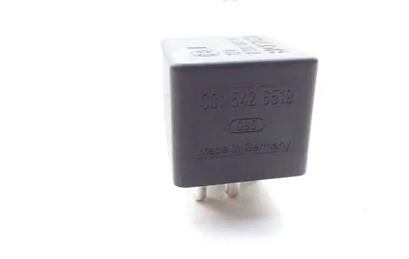 Mercedes-Benz C W202 Hazard warning light relay 0332002197 0015426519