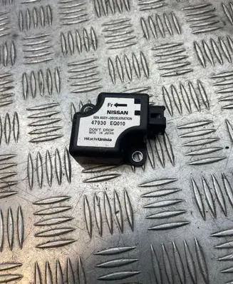 Nissan X-Trail T30 ESP acceleration yaw rate sensor 47930EQ010