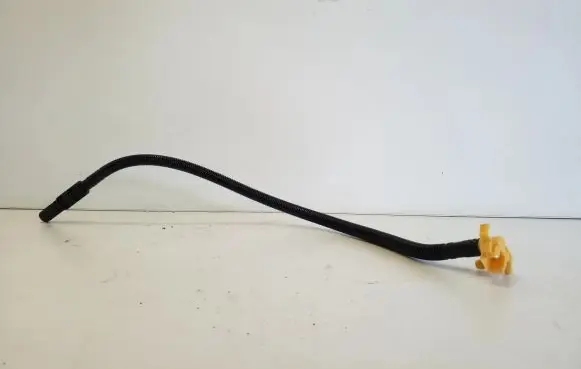 Audi Q3 8U Fuel line pipe